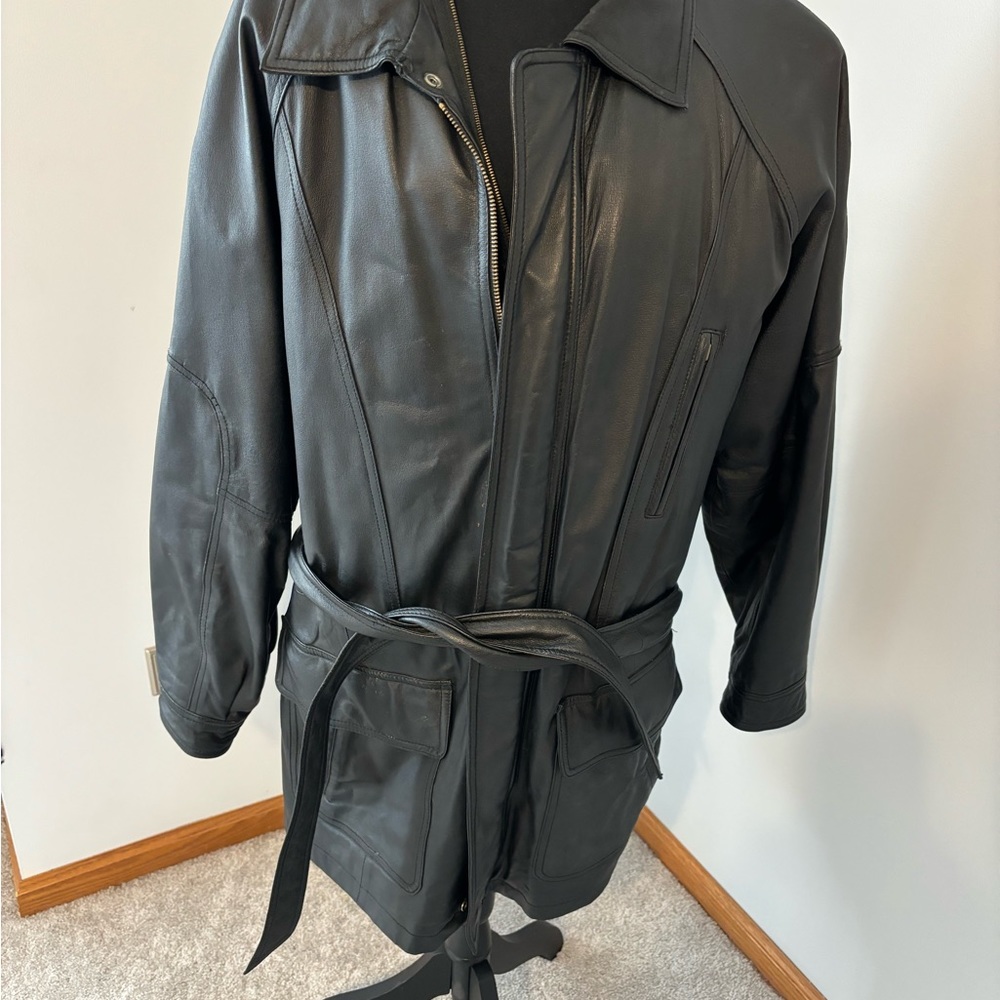 Vintage Wilson’s men’s leather coat with removable liner.  Size xl